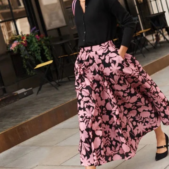 Boden Full Cotton Midi Skirt w Pink/Black Bold Flower Print Size 8P - Picture 4 of 10